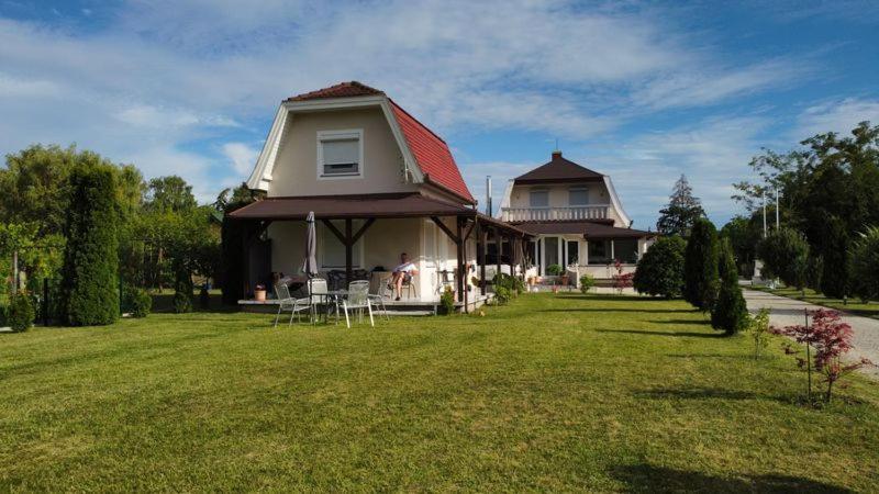 Ferienhaus Am Plattensee Balatonmáriafürdő 外观 照片