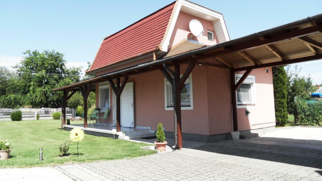 Ferienhaus Am Plattensee Balatonmáriafürdő 外观 照片