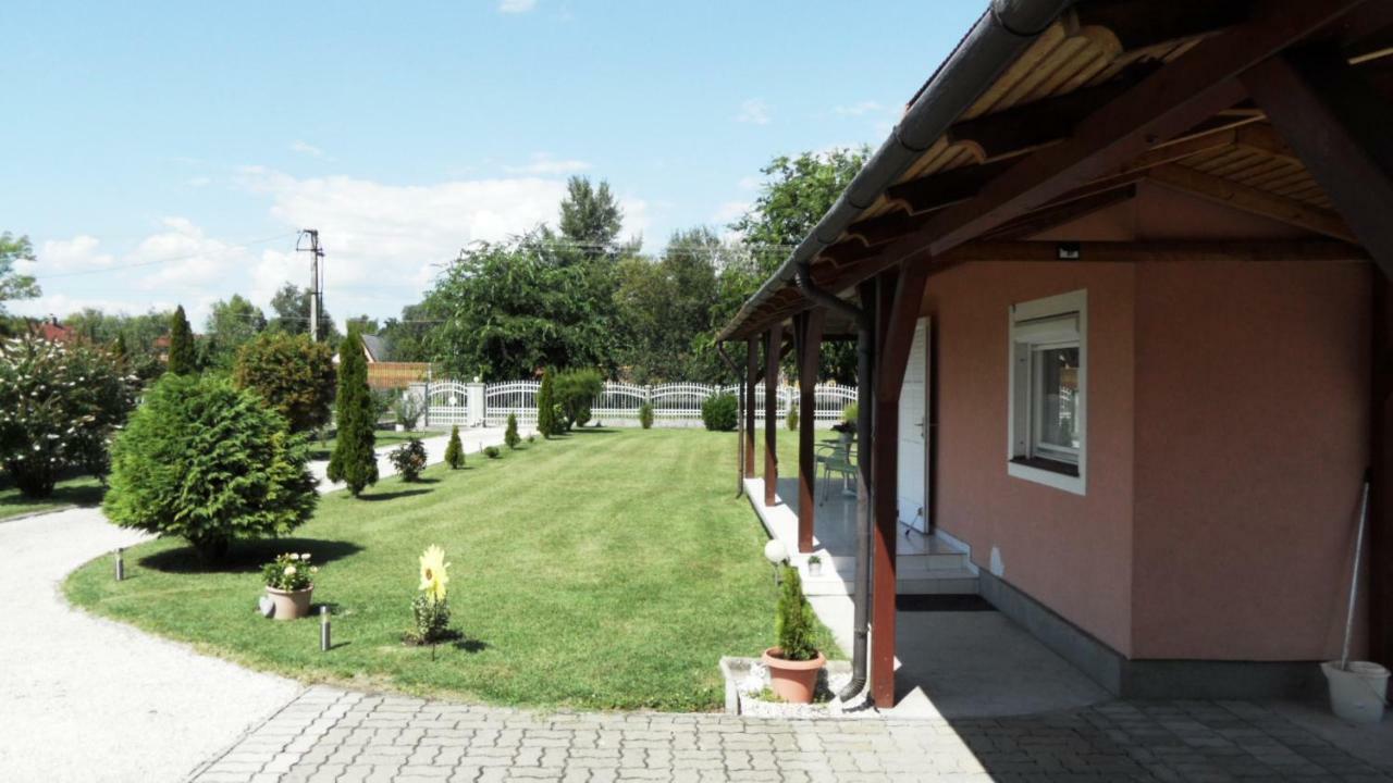 Ferienhaus Am Plattensee Balatonmáriafürdő 外观 照片