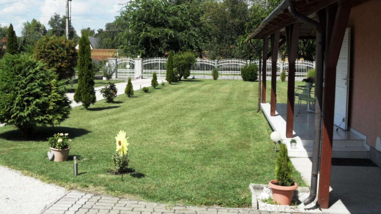 Ferienhaus Am Plattensee Balatonmáriafürdő 外观 照片
