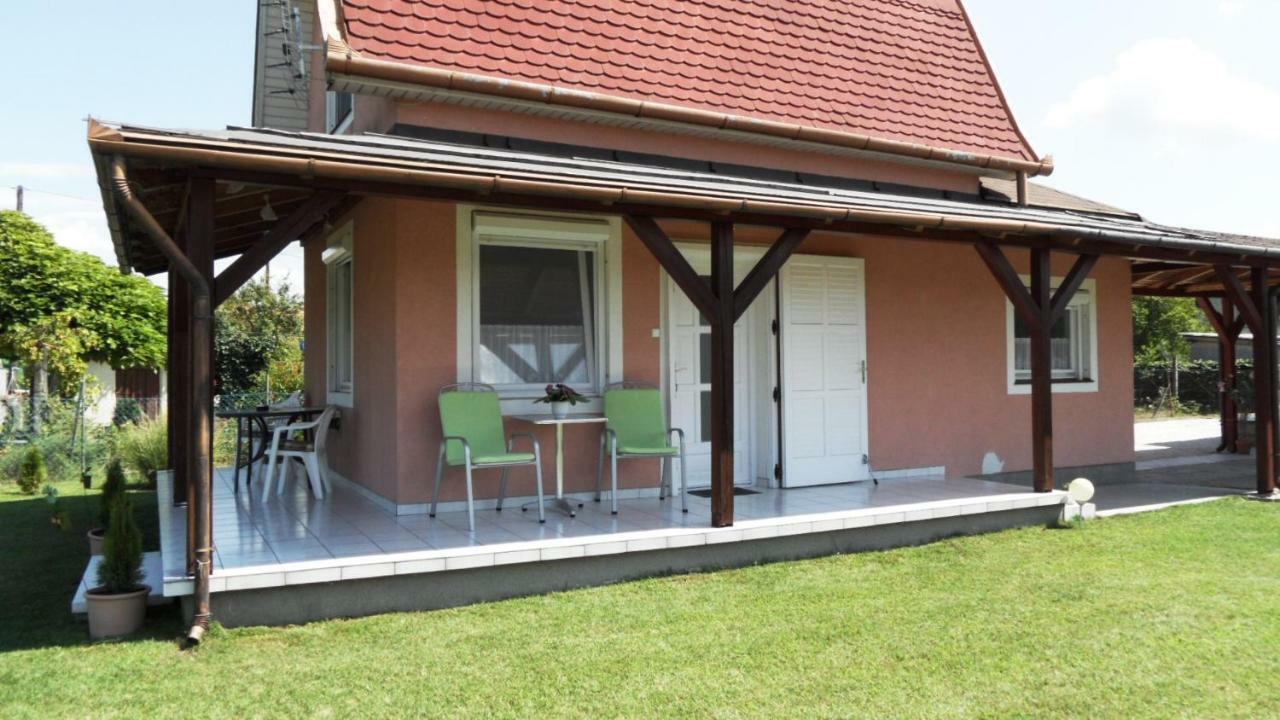 Ferienhaus Am Plattensee Balatonmáriafürdő 外观 照片