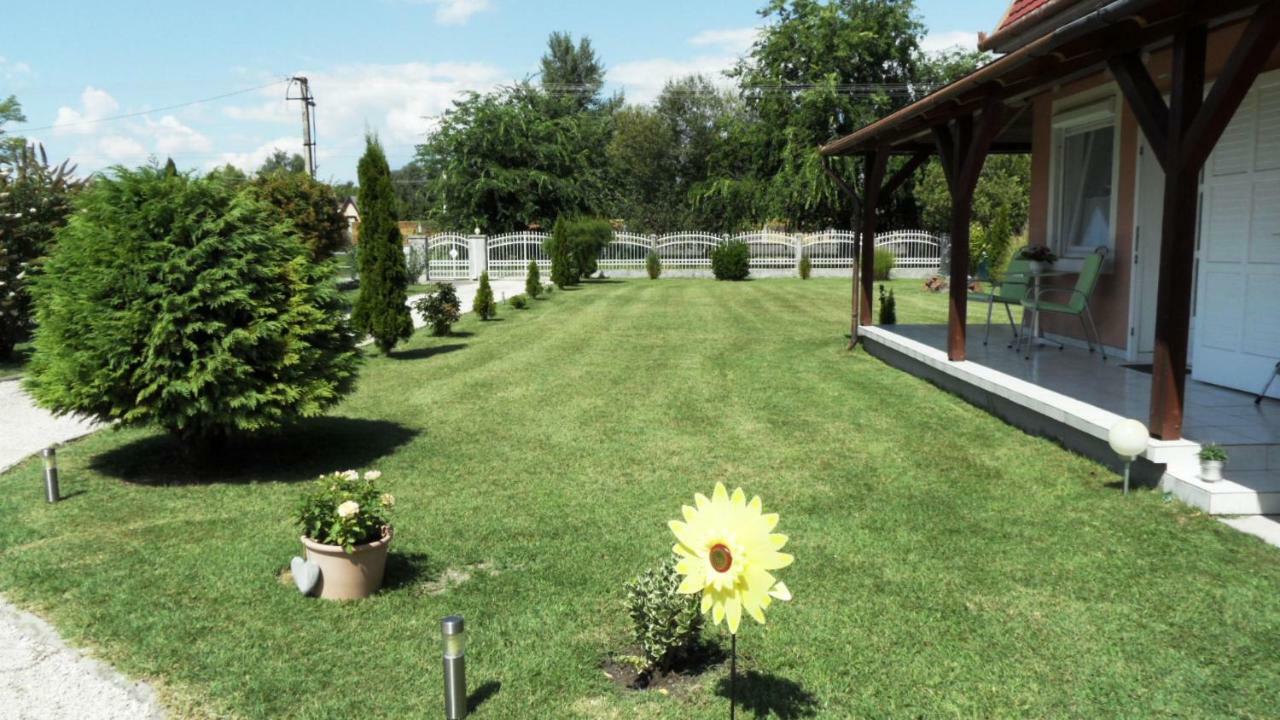 Ferienhaus Am Plattensee Balatonmáriafürdő 外观 照片